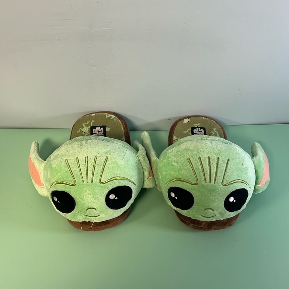Star Wars Woman Plush Yoda Slippers Size 8-9, The Mandalorian Child Grogu Indoor